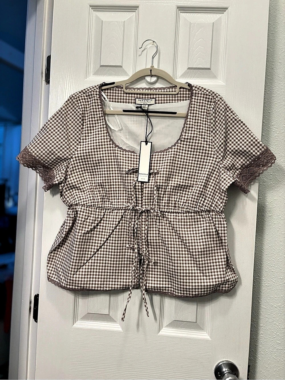 Bagatelle Gingham Lace Trim Top in Brown & White Size Large NWT